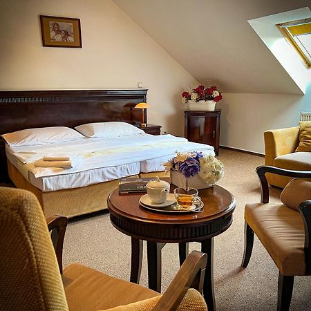 Hotel U Zeleneho Stromu Nepomuk Eksteriør billede
