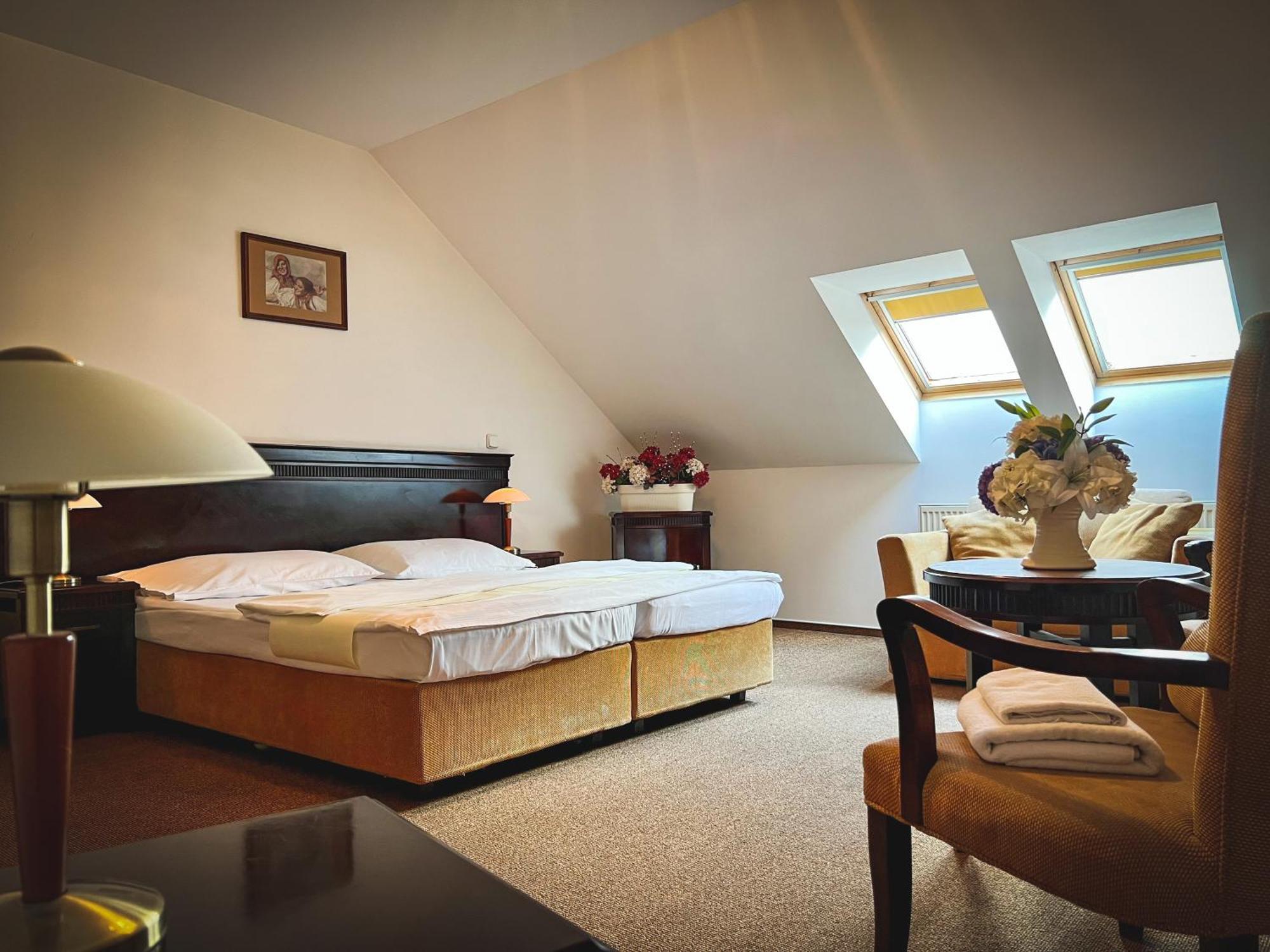 Hotel U Zeleneho Stromu Nepomuk Eksteriør billede