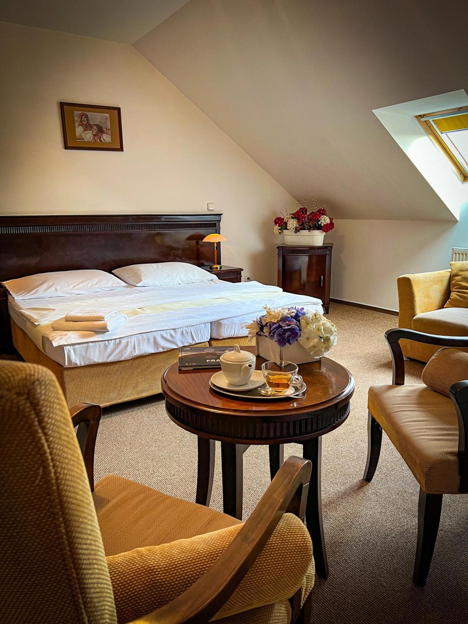 Hotel U Zeleneho Stromu Nepomuk Eksteriør billede